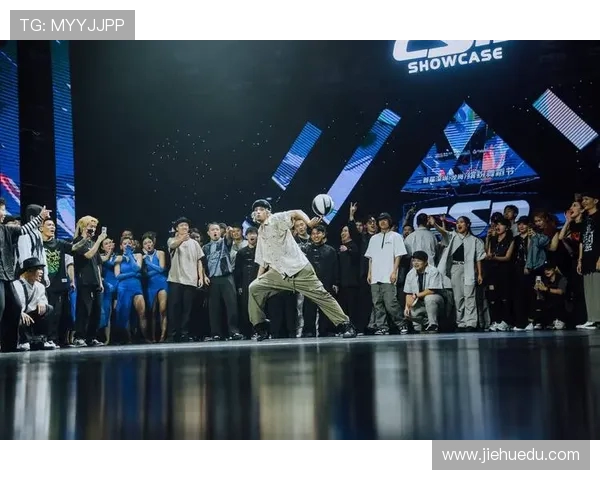 深圳街舞队与杭州街舞队赛后复盘探讨灵活性表现与战术运用