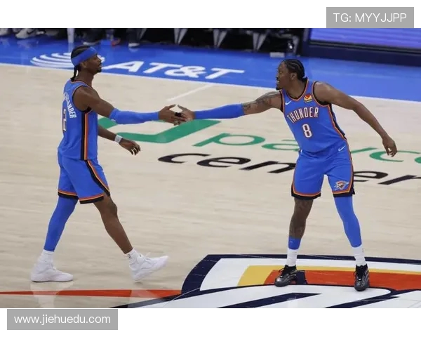 雷霆与活塞激战1月28日赛场谁能在这场对决中笑到最后