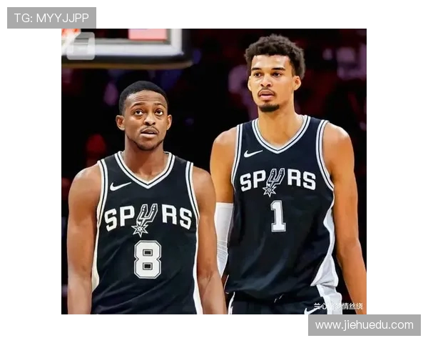 马刺险胜火箭102比100关键时刻展现团队合作与顽强斗志