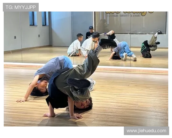 街舞纪实：见证成都街舞队从传统到现代的华丽蜕变之旅